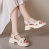 Damen - Plateau Sandalen - Komfortable Kreuzriemen - Trendige Sommer-Schuhe für stilvolle Outfits