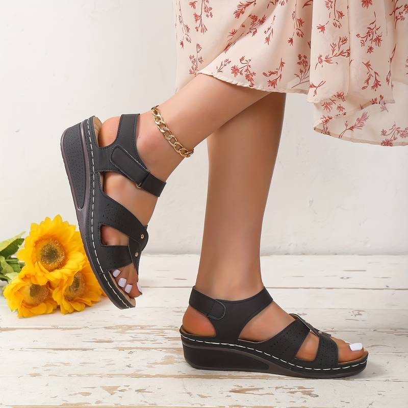 Damen - Stylische Keilsandalen - Bequeme Passform - Ideal für den Sommer - Trendige Sandaletten