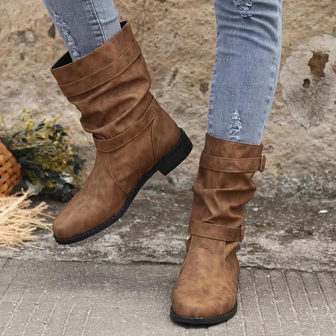 Damen - Slouchy Stiefeletten - Vintage Charme mit Schnalle und Riemen - Western Stil