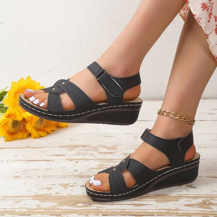 Damen - Stylische Keilsandalen - Bequeme Passform - Ideal für den Sommer - Trendige Sandaletten