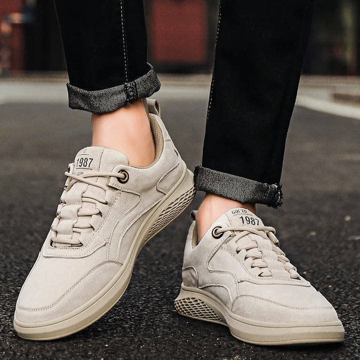 Elegante und Strapazierfähige Sneakers aus Leder - Hochwertige Materialien für Stil und Komfort - Perfekte Freizeit-Schuhe