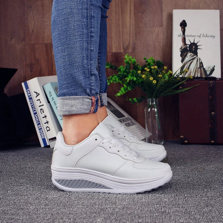 Damen - Stylische Plateau-Sneakers - Bequem und Trendy - Perfekte Wahl für Alltag und Freizeit