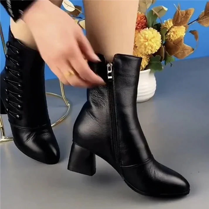 Damen - Kurze Lederstiefel - Elegantes Design - Stilvolle Schuhe für jeden Anlass