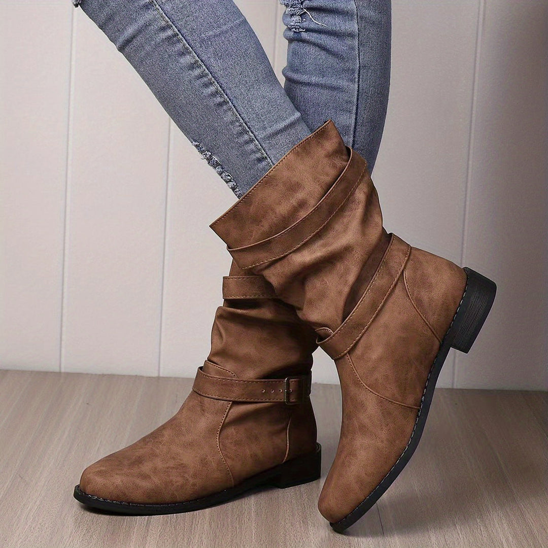 Damen - Slouchy Stiefeletten - Vintage Charme mit Schnalle und Riemen - Western Stil