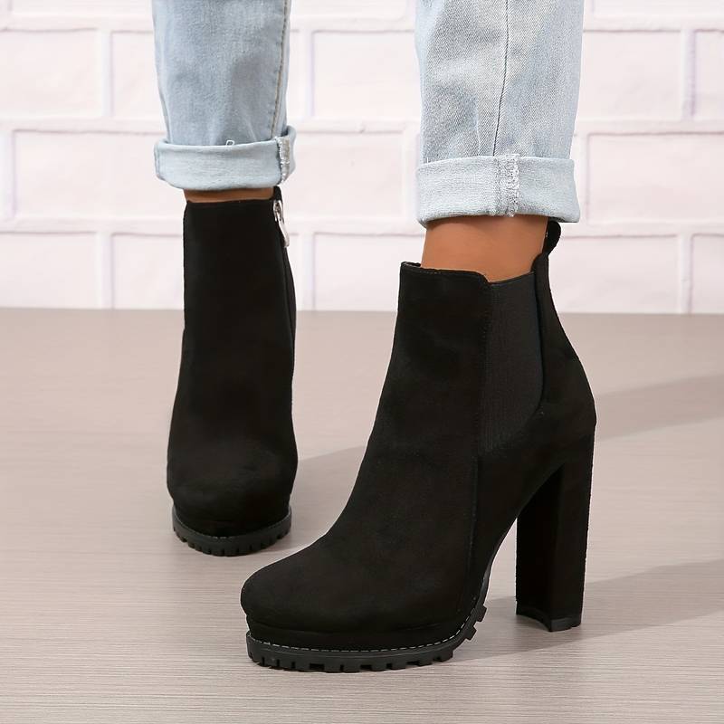 Damen - Lederstiefel - Elegante Stiefel aus hochwertigem Leder - Stilvolle Fußbekleidung für jeden Anlass