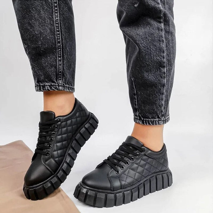 Damen - Stylische Plateau-Sneakers - Bequemes Design - Perfekt für Alltag und Freizeit