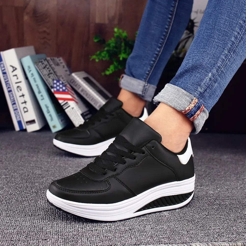 Damen - Stylische Plateau-Sneakers - Bequem und Trendy - Perfekte Wahl für Alltag und Freizeit