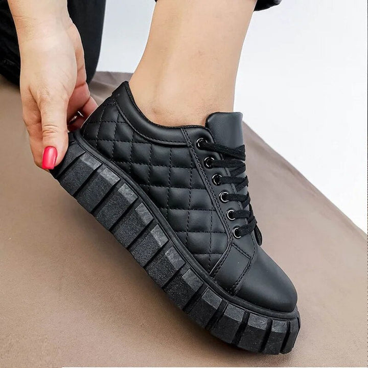 Damen - Stylische Plateau-Sneakers - Bequemes Design - Perfekt für Alltag und Freizeit