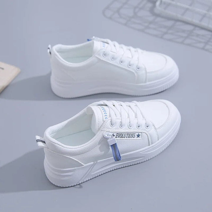 Damen - Stilvolle Weiße Sneakers - Komfortable Schuhe - Modischer Freizeitlook - Ideal für jeden Anlass