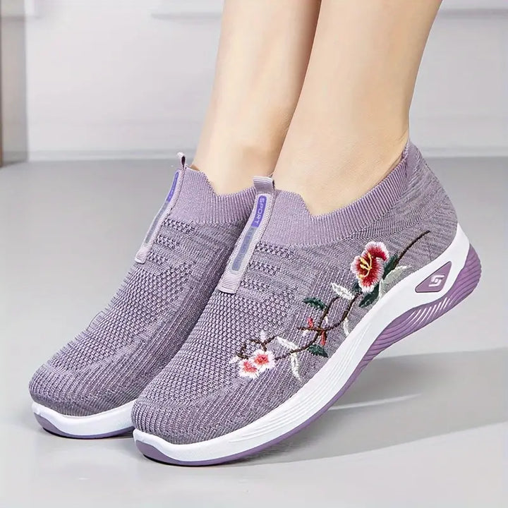 Leichte, atmungsaktive Sneaker aus Strick mit gestickten Blumen