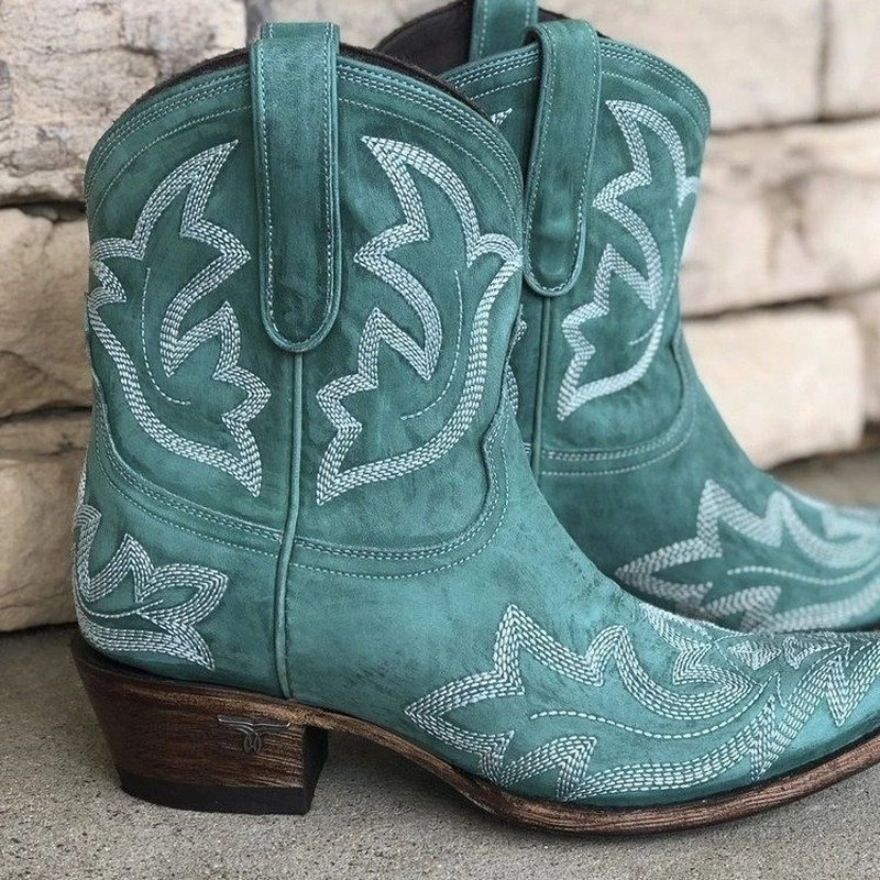 Damen - Cowboystiefel - Leder mit Stickerei - Stylische Westernstiefel für modebewusste Männer