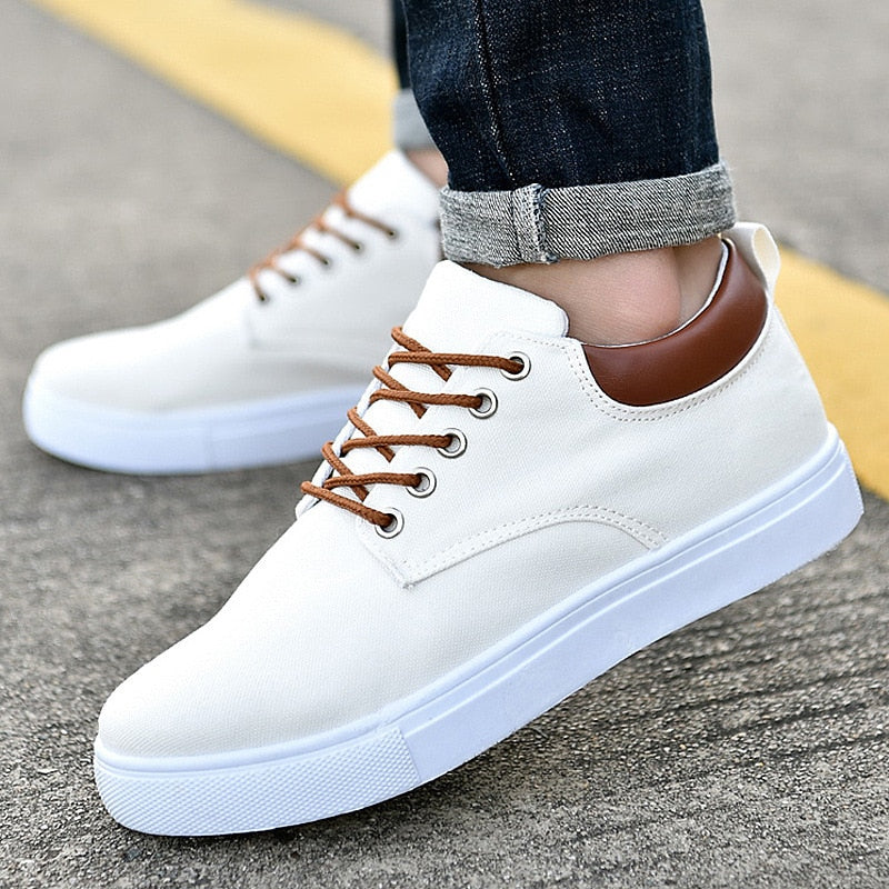 Herren - Sneakers - Robuste Turnschuhe mit weißer Sohle - Bequeme und stylische Freizeitschuhe für jeden Anlass