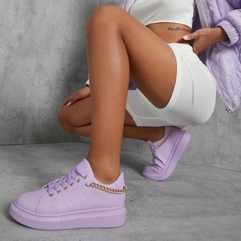 Damen - Niedrige Sneaker mit Gliederkette - Bequemes Design - Stilvolle Sneakers für jeden Anlass