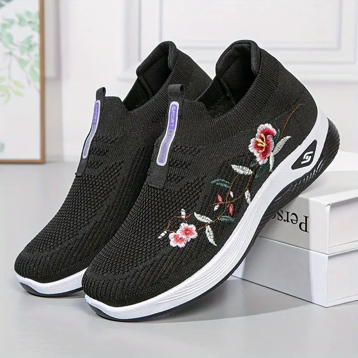 Leichte, atmungsaktive Sneaker aus Strick mit gestickten Blumen