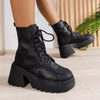 Damen - Stiefel - Hochwertige Materialien mit klobigen Absätzen - Trendige Boots für jeden Anlass und Stil