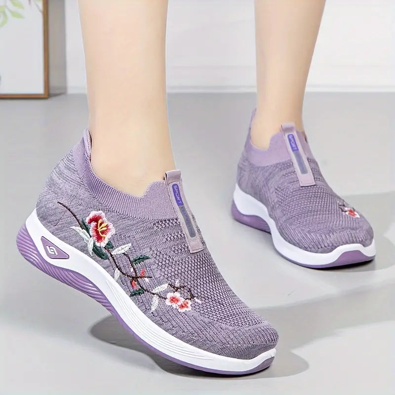 Leichte, atmungsaktive Sneaker aus Strick mit gestickten Blumen