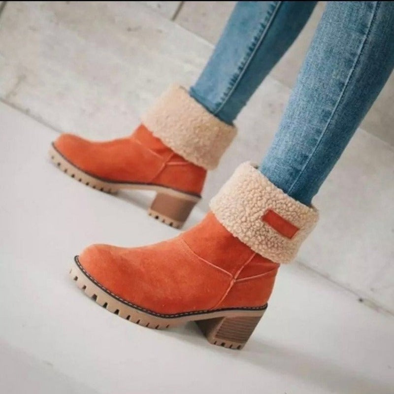 Damen - Stiefelette mit Absatz und Fell - Modischer Schuh für kalte Tage - Trendy und bequem