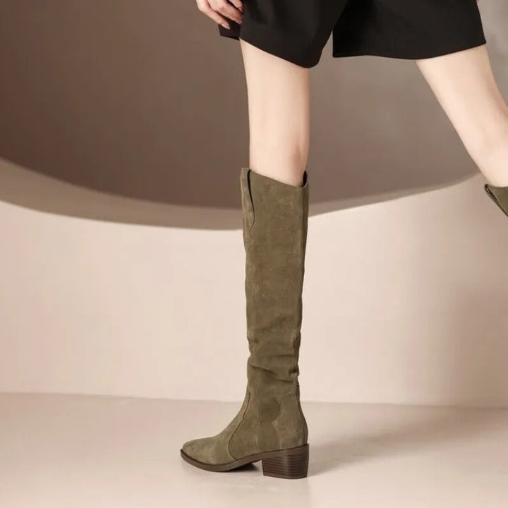 Damen - Vintage-Stiefel - Wildleder mit Rüschen - Stilvolle Damenstiefel für einen trendigen Look